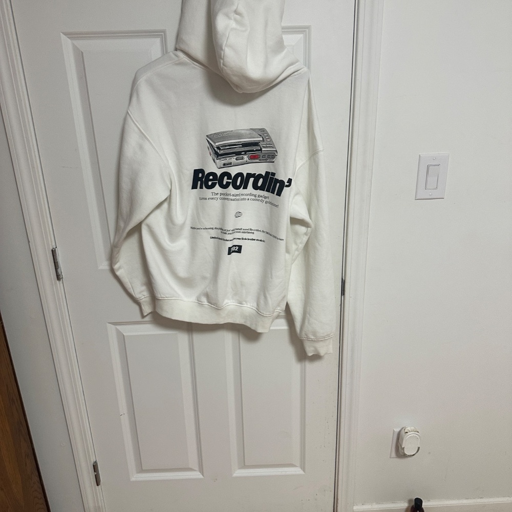 White pullover - Picture 6 of 6